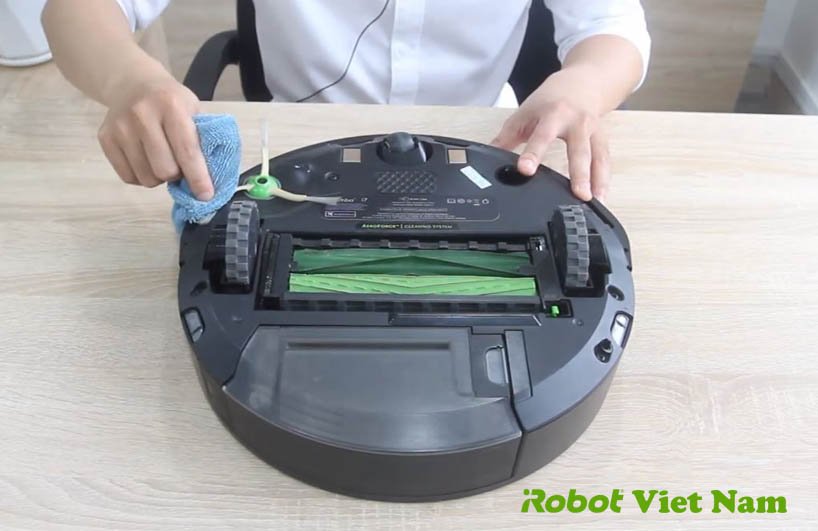 bảo trì robot hút bụi