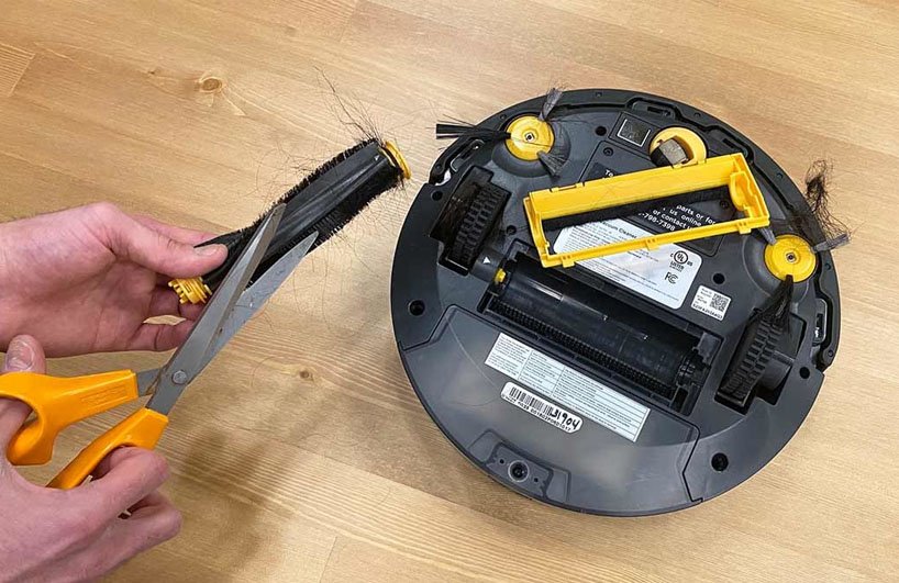 cách vệ sinh robot hút bụi