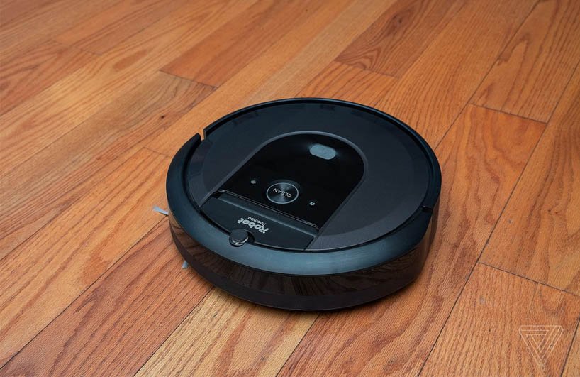 Làm sao để biết Roomba đang sạc