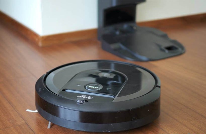 robot hút bụi Roomba bị kẹt
