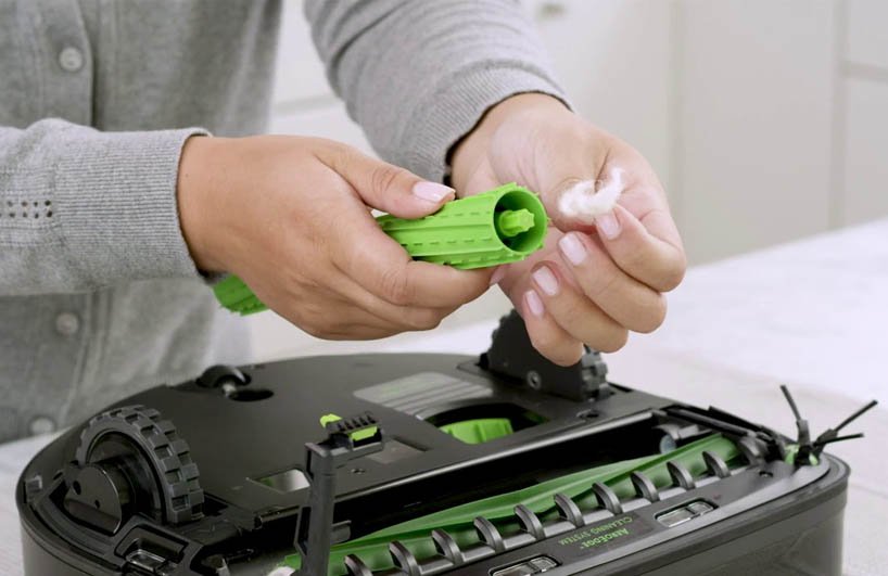 cách vệ sinh Roomba