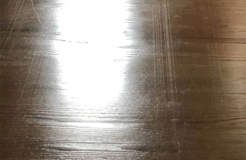 Roomba có làm xước sàn gỗ không