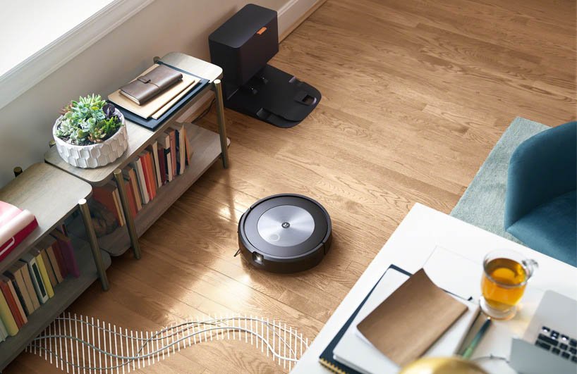 robot hút bụi Roomba tránh nước không?