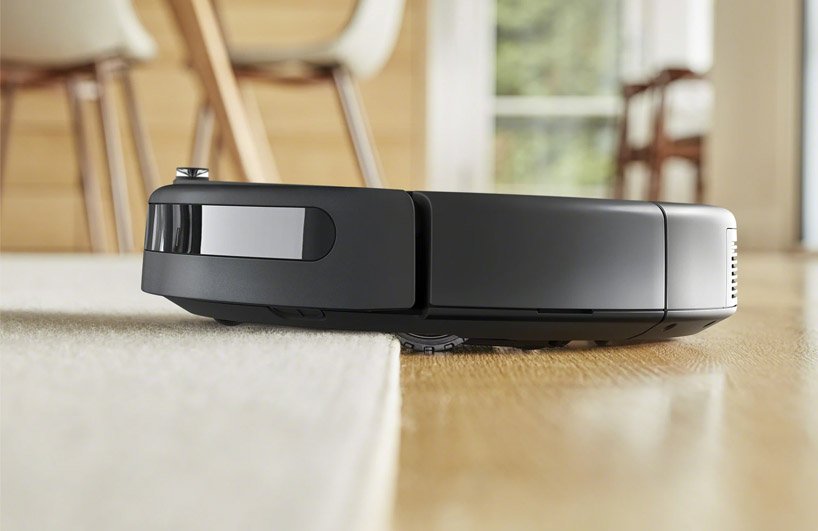 robot hút bụi Roomba hoạt động trên thảm